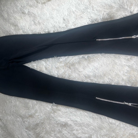 Zara Size LARGE black stretch fitting PANTS - Picture 3 of 4